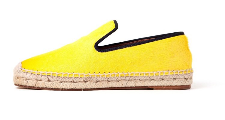 Espadrille亮黃色馬毛休閒鞋，21,000元。圖／Celine提供