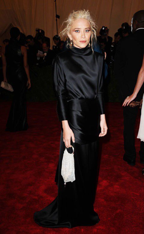 Mary Kate Olsen穿上自家品牌The Row強打廣告。圖／達志影像