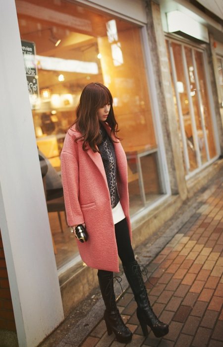 可以完美展現氣質女人味的韓系單品，請選擇 oversize 的大衣。圖／she.com.tw提供