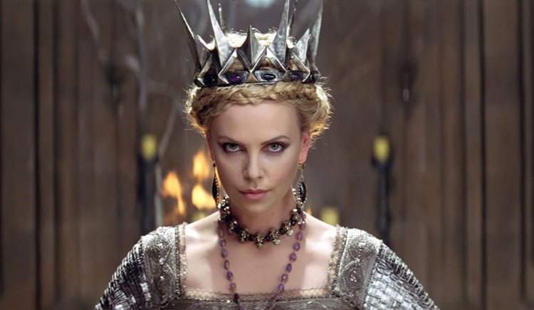 2012年電影《公主與狩獵者》，由莎莉賽隆飾演壞皇后一角。圖／美聯社
