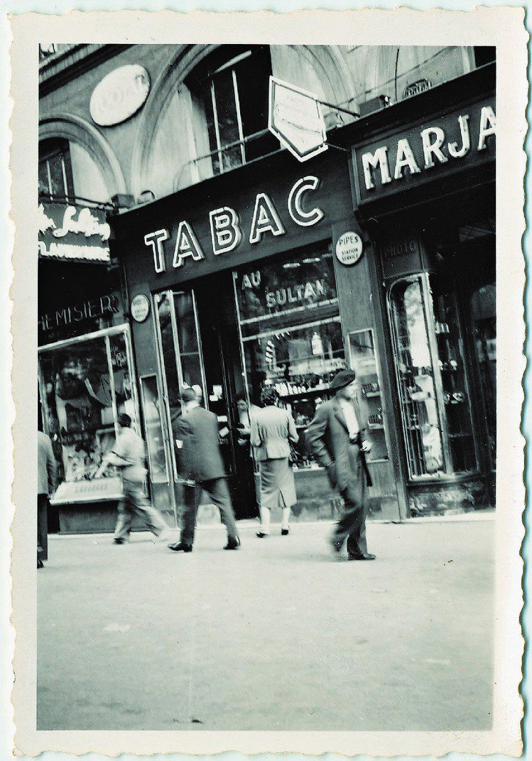 Longchamp的前身為菸草小鋪Au Sultan，在二次世界大戰時為巴黎熱門店家。圖／Longchamp提供