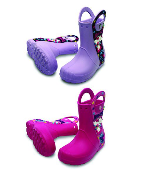 Hello Kitty小雨靴 (桃紅色)NT,680。圖／Crocs提供