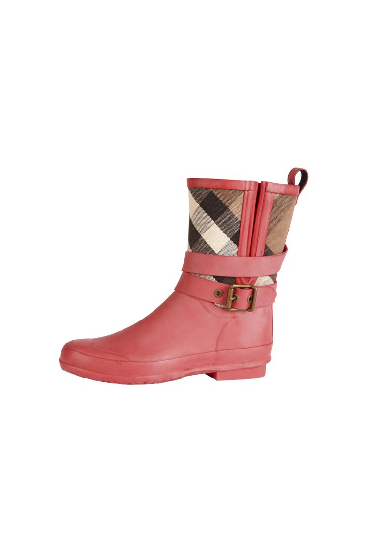 BURBERRY秋冬雨靴用粉嫩色搭配經典格紋玩創意。圖／BURBERRY提供