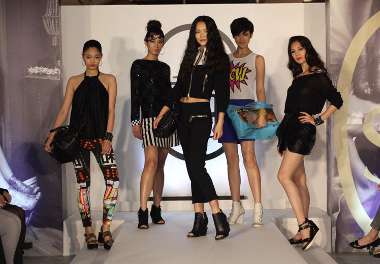 廣受歐美女星如潔西卡艾芭、凱特摩絲等人喜愛的義大利精品鞋品牌ASH，舉辦2014春夏系列發表會。台灣旅法國際名模金禧更領軍凱渥模特兒帶來時尚大秀。圖／ASH提供