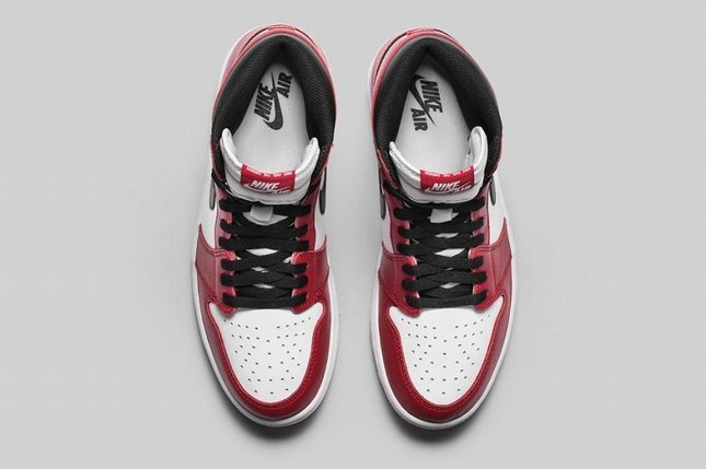 Nike時隔二十一年，原汁原味復刻推出Nike Air Jordan 1 Retro OG 「CHICAGO」，要讓鞋迷再一次回味Air Jordan 1的感動。圖／GQ提供