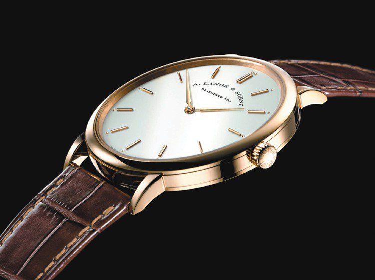 朗格今年推出SAXONIA THIN超薄腕表，是表廠目前為止製作過最纖薄的時計。圖／業者提供