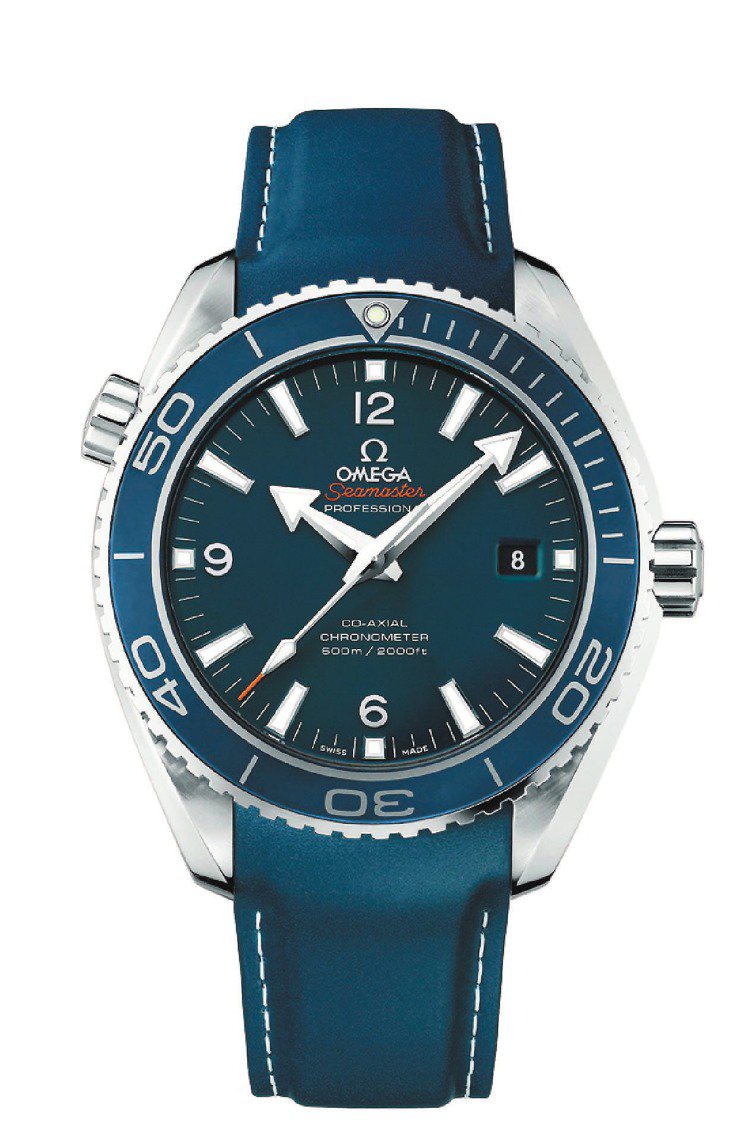 海馬Planet Ocean五級鈦金屬腕表，45.5毫米，9300同軸擒縱機芯，藍色橡膠表帶，240,000元。圖／歐米茄提供