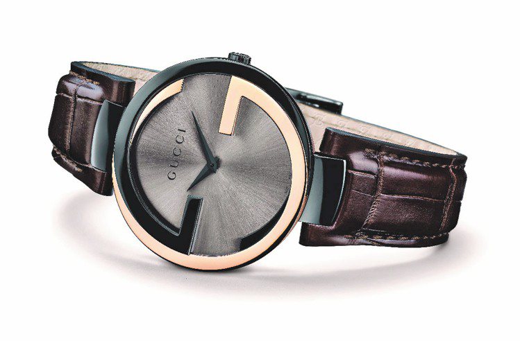 全新Interlocking腕表，貴金屬奢華款，定價76,000元。圖／GUCCI提供