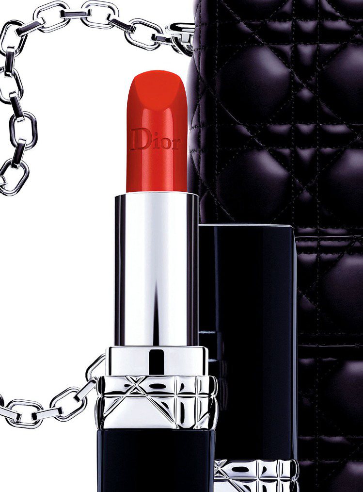 今年正巧是Rouge Dior藍星唇膏上市60周年，品牌特別一口氣推出多達32款各種不同風格的新色。圖／迪奧提供