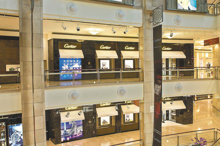 卡地亞台北101專賣店將原址三樓擴建至二樓，是全台首家雙樓層專賣店。圖／卡地亞提供