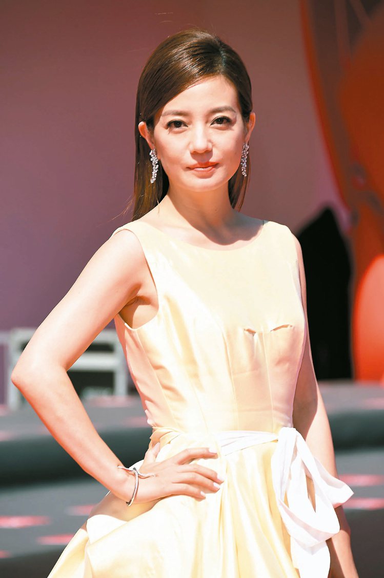 大陸女星趙薇配戴DAMIANI出席威尼斯影展「親愛的」首映會。圖／DAMIANI提供