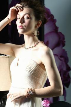 伯爵Piaget Rose Passion系列珠寶，以玫瑰為創作主題。記者陳立凱／攝影