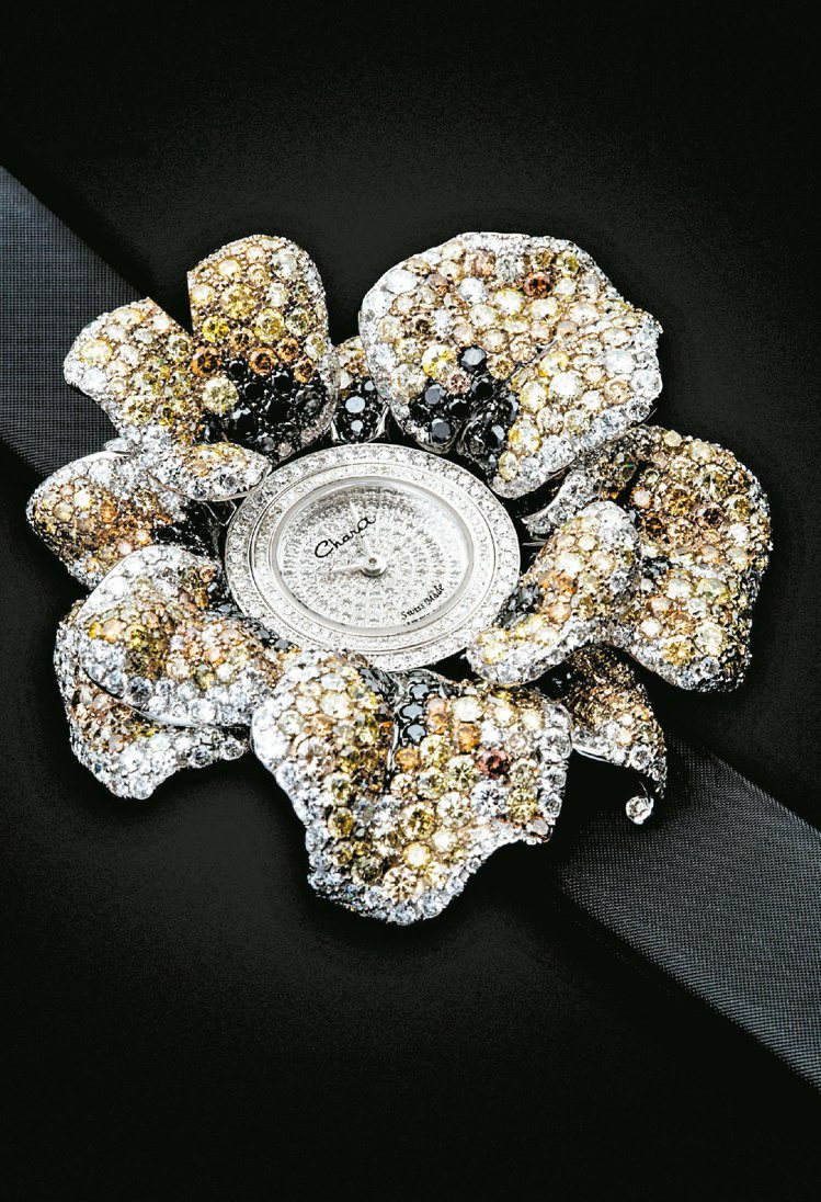 Chara Wen愛的禮物大地系列璀璨珠寶腕表，珠寶漸層暈染光彩動人。圖／各業者提供