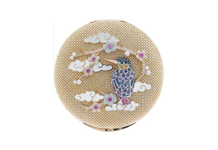 梵克雅寶將於此次頂級珠寶展上發表此獨一無一的Hummingbird晚裝鏡盒。參考812萬5,000元。圖／梵克雅寶提供
