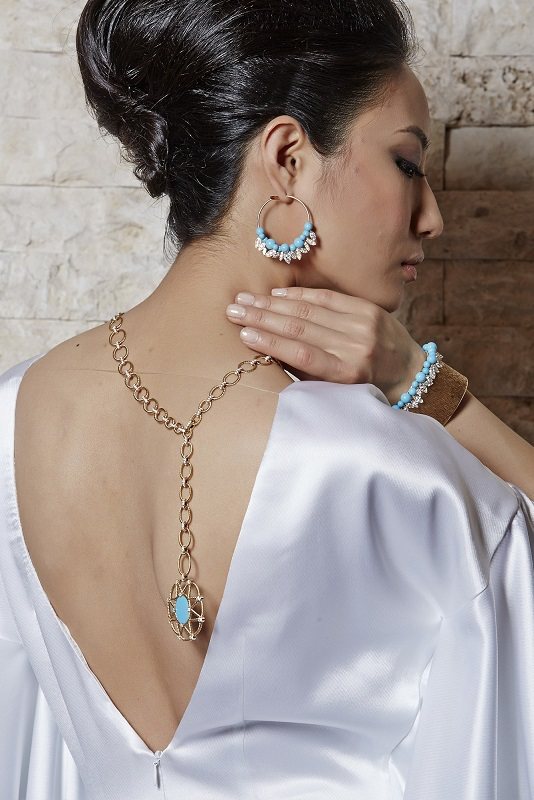 名模邱馨慧個性展演伯爵Extremely Piaget頂級珠寶系列，織繡別致華麗光彩。圖／Piaget提供