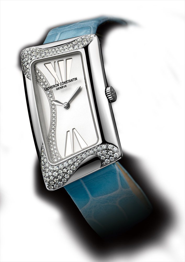 1972 Petit Modèle鑲鑽腕錶，搭載石英機芯、備有18K白金或
玫瑰金錶殼、錶殼鑲鑽並搭配鱷魚皮錶帶。圖／珠寶之星