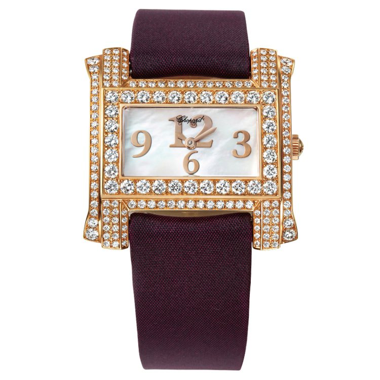 L'Heure Du Diamant系列鑽錶 
18K玫瑰金鑲嵌168顆花式切割鑽石總重2.03克拉、珍珠母貝面盤、紫色絲絹錶帶。 
型號 : 139265-5001 
價格 : NTD,009,000 
圖／時間觀念提供