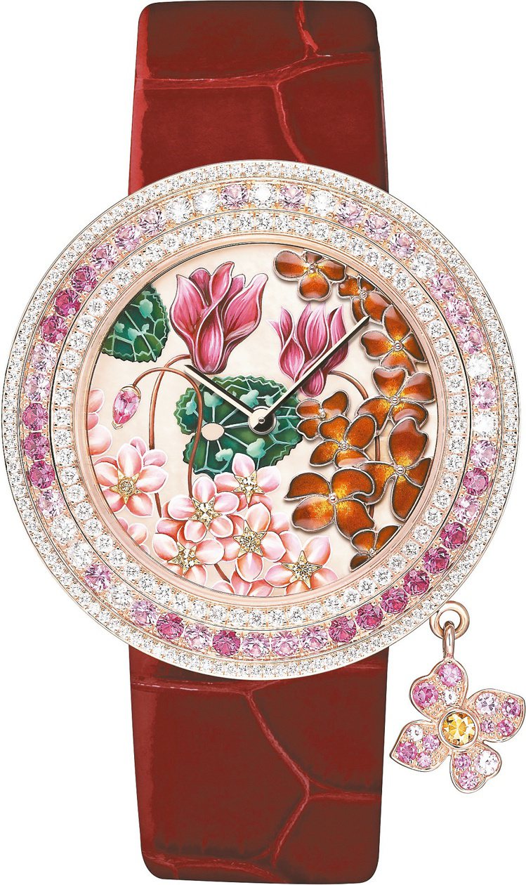 梵克雅寶Charms Extraordinaire Amour腕表，雕刻珍珠母貝表盤飾有微繪、凸圓琺瑯花卉，約253萬2,000元。圖／梵克雅寶提供