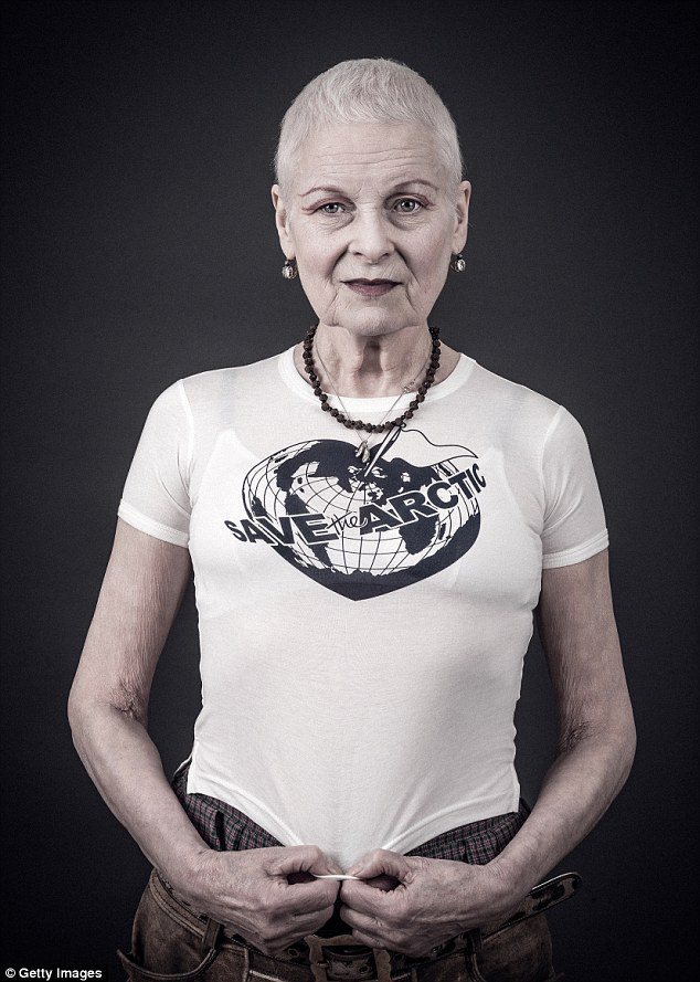 Vivienne Westwood 設計「Save The Arctic」專屬T 恤。圖／擷自每日郵報