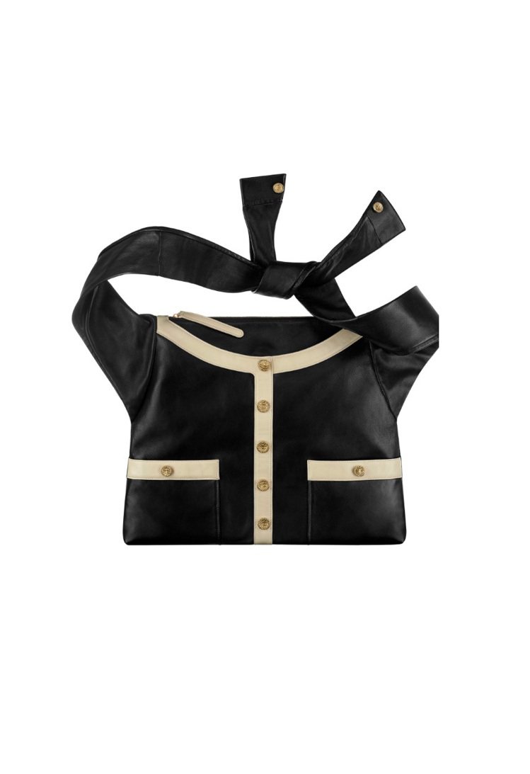 黑色拼接米色皮革Girl CHANEL 包，售價154,900元。圖／CHANEL提供