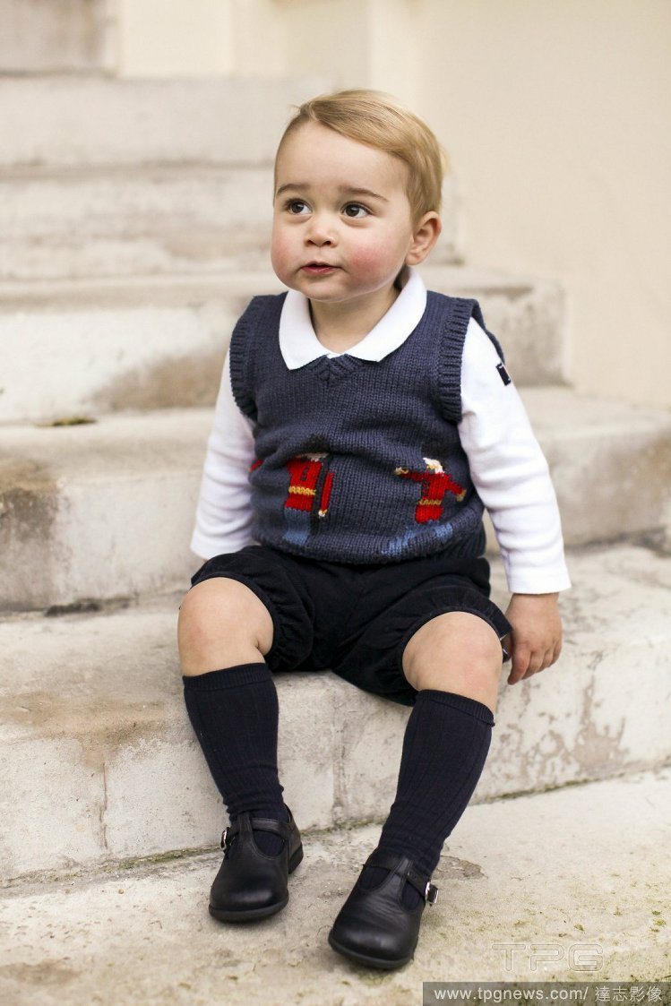 英國版 GQ 雜誌之前公布 2015 年最佳衣著男人榜，還不滿兩歲的喬治小王子首度入榜登上48名。圖／達志影像