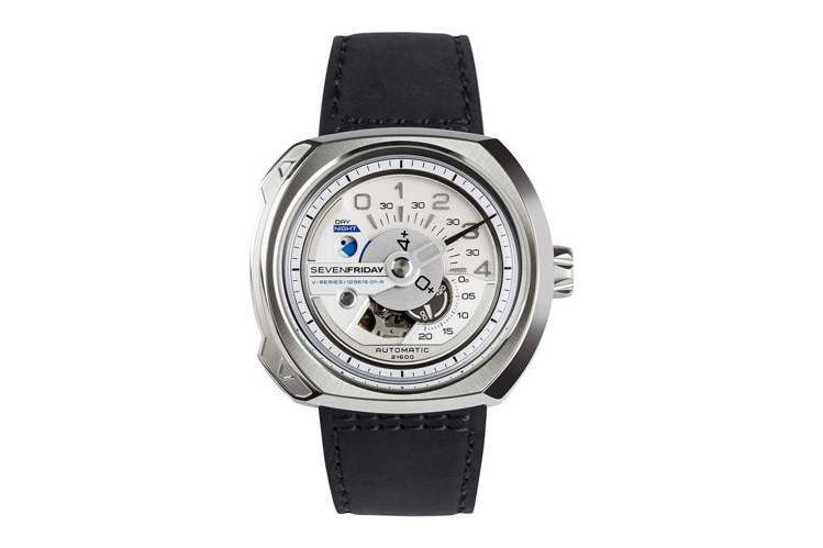 瑞士獨立鐘表品牌SEVENFRIDAY新款V系列上市，圖為型號V1/01腕表，定價42,000元。圖／天儀提供