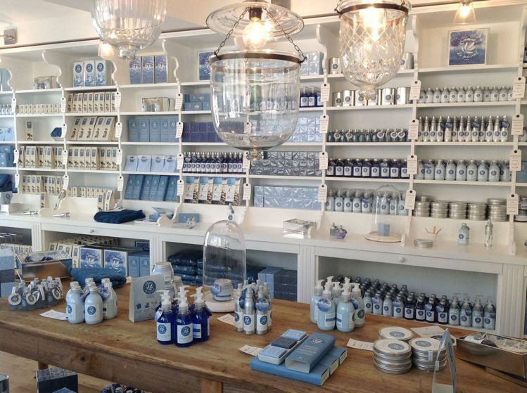 Graine de pastel柏斯黛的店面散發優美的藍色調。圖／千秋國際提供