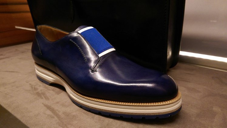 Alessio樂福鞋NTD57,500，橡膠與皮革的完美混搭。圖／Berluti提供