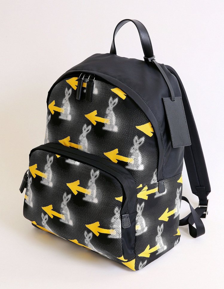 Prada童趣兔子圖騰後背包，37,500元。圖／Prada提供