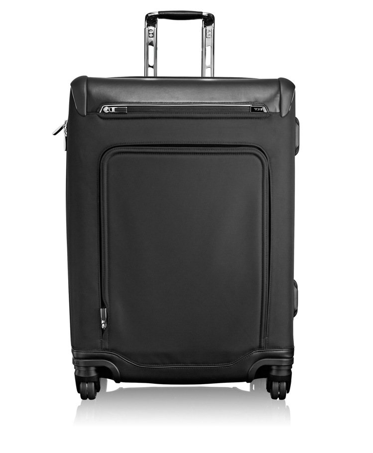 TUMI Arrivé 系列黑色24吋旅行箱 ，售價76,200元。圖／TUMI提供