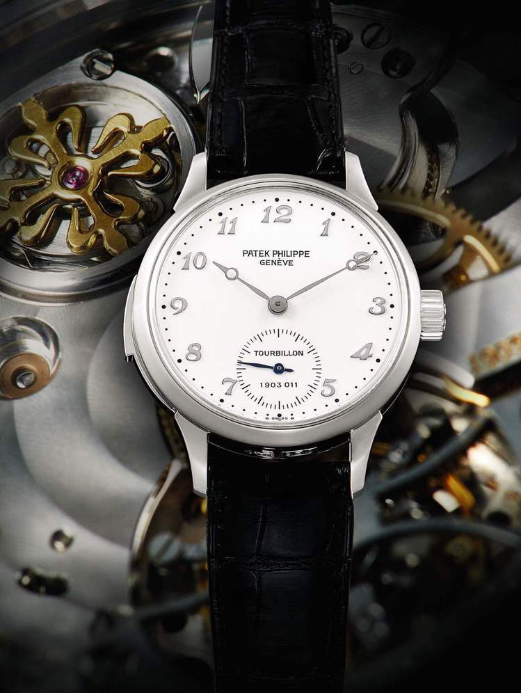 百達翡麗 3939H 型號罕見鉑金三問陀飛輪腕表將在香港蘇富比拍賣。圖／蘇富比提供