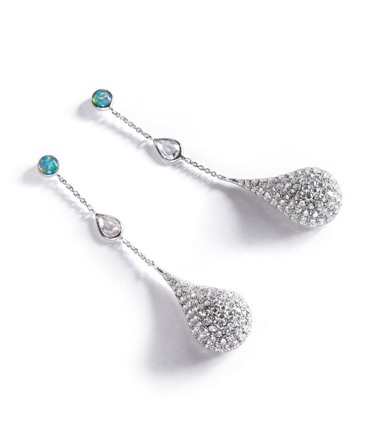 幸福孢子耳環，使用白K金、蛋白石、月光石、鑽石，62萬8,000元。圖╱林曉同珠寶提供
