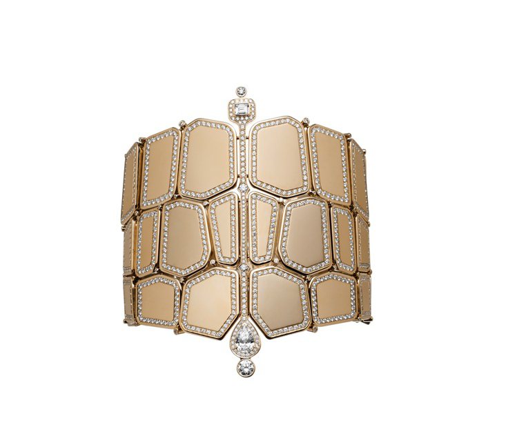 Niloticus系列玫瑰金鑲白鑽手環由317個不同細節組成，1,048萬9,500元。圖／愛馬仕提供