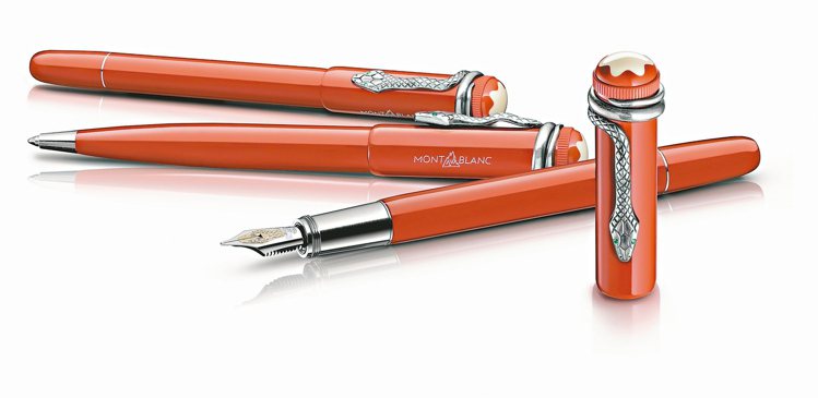 萬寶龍「紅與黑Rouge & Noir」系列珊瑚紅特別款鋼珠筆20,700元(上至下)、原子筆17,200元、鋼筆27,500元。 圖／萬寶龍提供