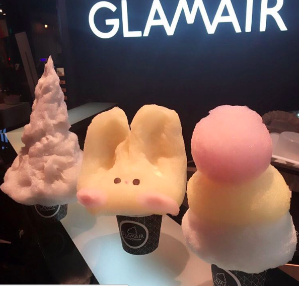 新光三越A11 GLAM AIR造型棉花糖冰淇淋各150元，可愛的造型深受女孩歡迎。圖╱摘自GLAM AIR IG