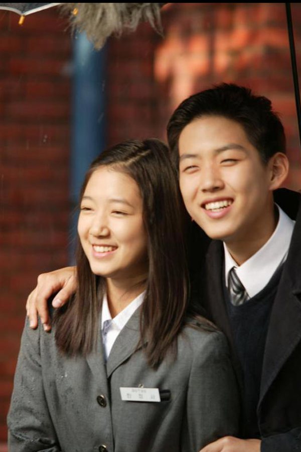 白成鉉、朴信惠當年拍「天國的階梯」13、14歲模樣。圖／摘自網路