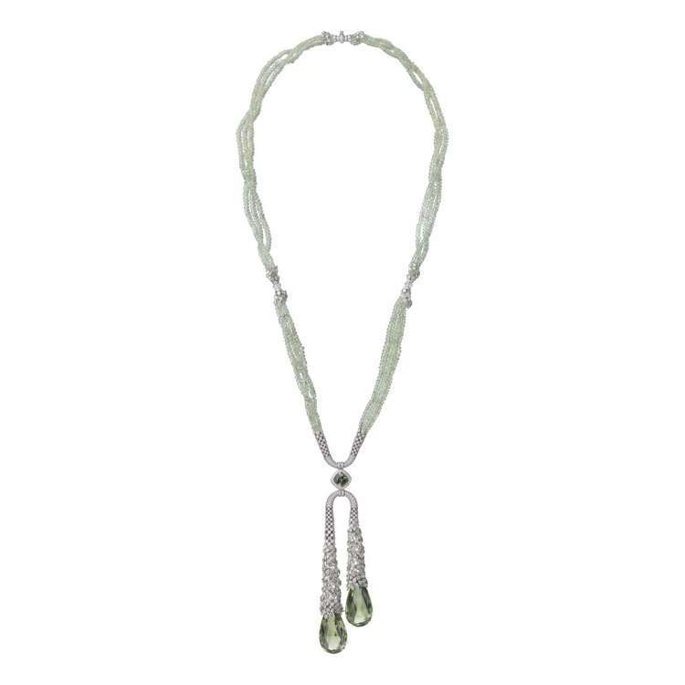 Mandragore系列綠柱石項鍊， 白K金，兩顆共重79.38克拉的梨形綠柱石，約 3,310萬元。圖／卡地亞提供