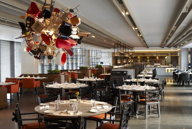 寒舍艾麗酒店旗下的La Farfalla義式餐廳主打清新舒適的用餐氛圍與主廚特製義式料理。圖／EZTABLE簡單桌提供