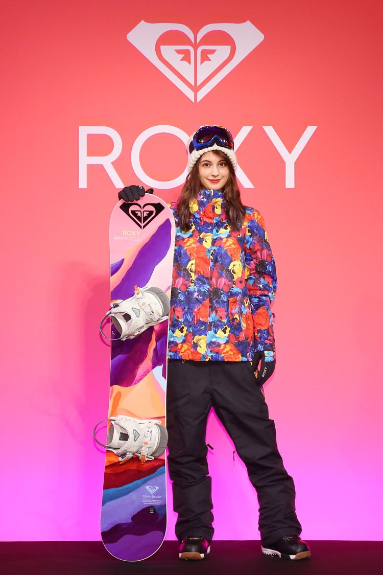 ROXY x 蜷川實花限量滑雪系列上市，日本人氣名模MAGGY代言。圖／ROXY提供