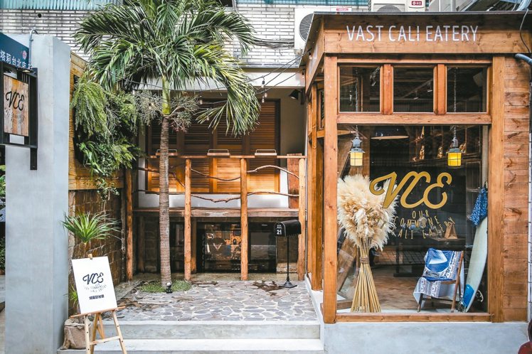 衝浪服飾品牌VAST複合店「Vast Cali Eatery (VCE) 」，主打南加州餐飲生活概念。 圖／VAST提供
