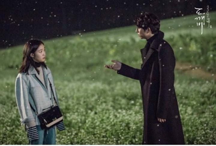 韓劇「鬼怪」中的孔劉穿上LANVIN男裝，展現居家暖男的形象。圖／擷自tvN網
