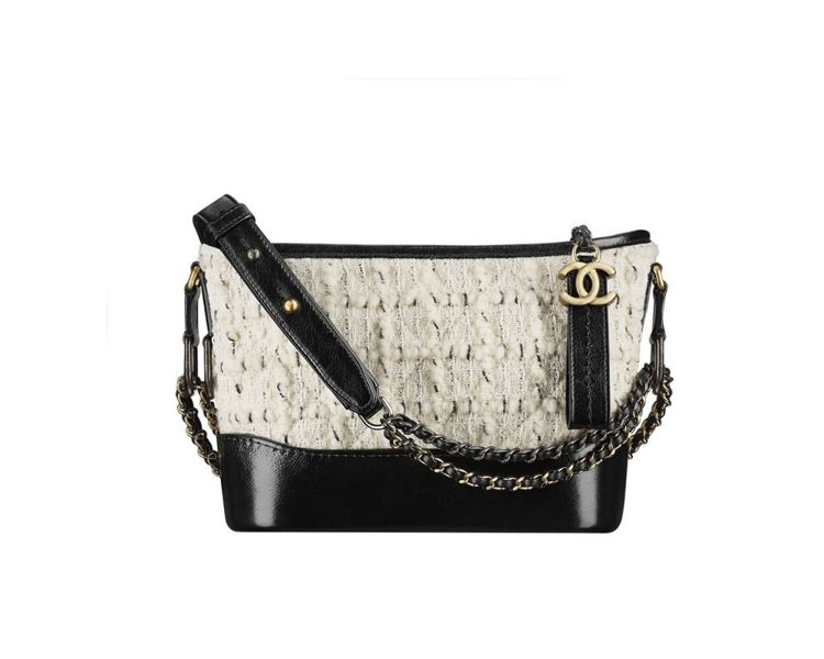 米色斜紋軟呢黑色皮革Gabrielle de Chanel包款（小型），104,900元。圖／香奈兒提供