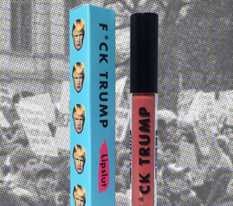 彩妝品牌Lipslut近來推出一支售價19.95美元（約598元台幣）的粉色唇膏，印著「F*ck Trump」字樣。圖／摘自Lipslut Instagram