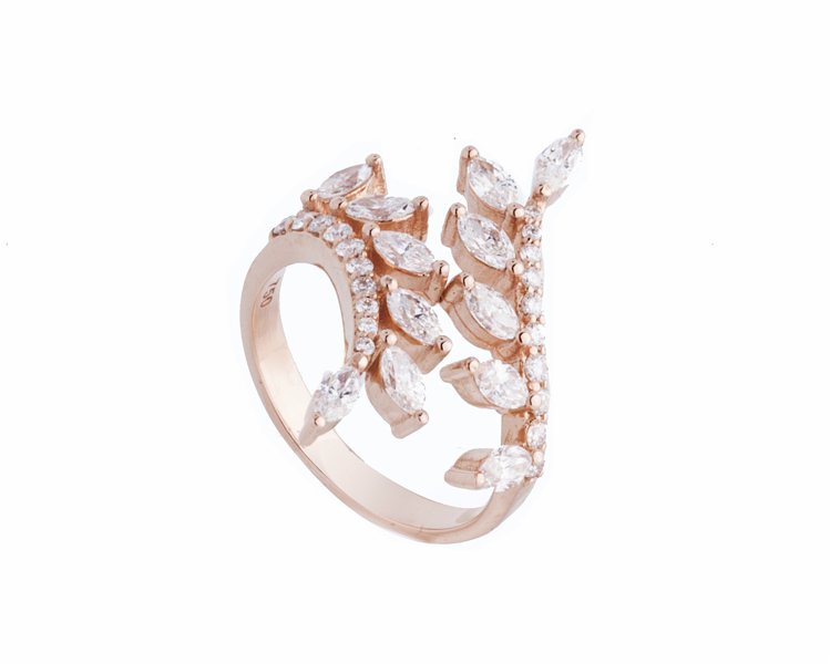 Shees高級訂製珠寶天使羽翼戒指，192,800元。圖／侍好珠寶提供