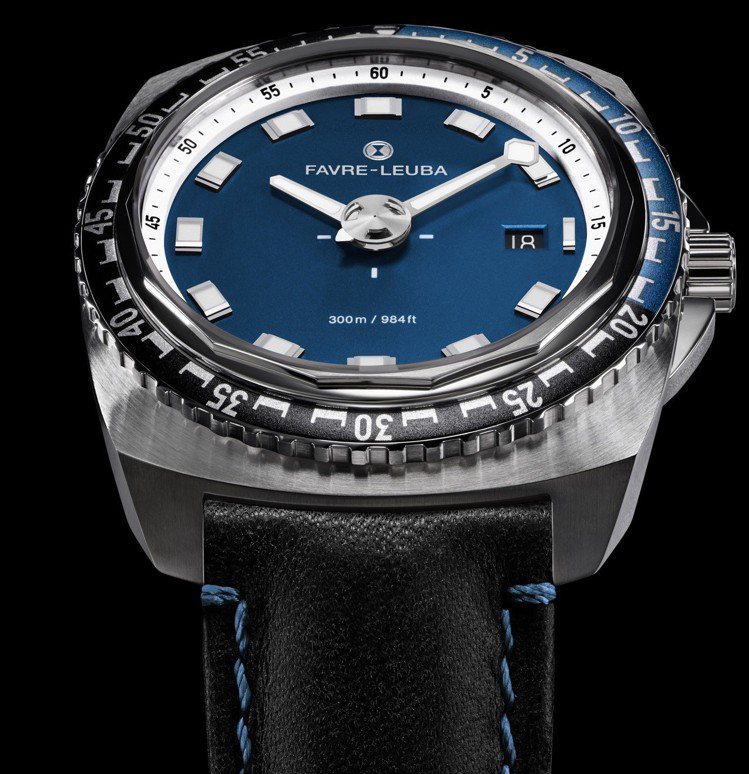域峰Raider系列Deep Blue潛水腕表，精鋼表殼搭配單向旋轉表圈，表徑41毫米，約69,000元。圖／瑞博品提供