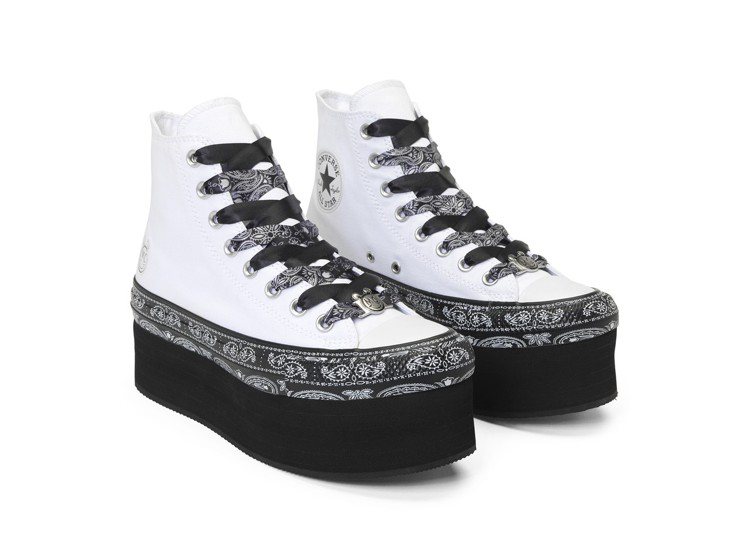 Converse x Miley Cyrus系列白色厚底高筒鞋，約2,980元。圖／Converse提供
