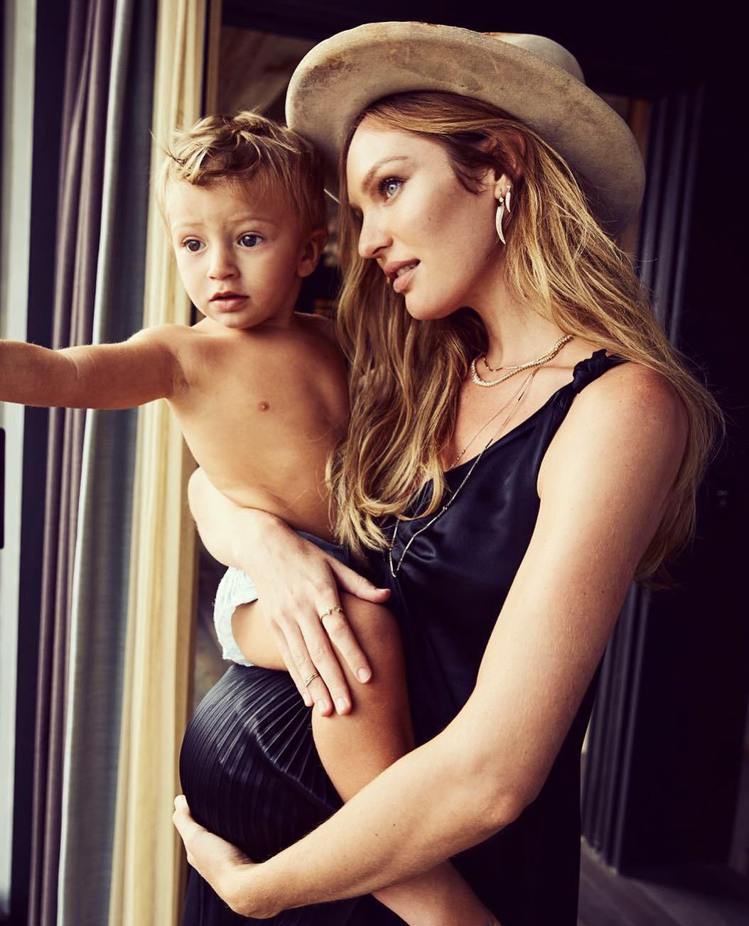 Candice Swanepoel和大兒子。圖／擷自instagram
