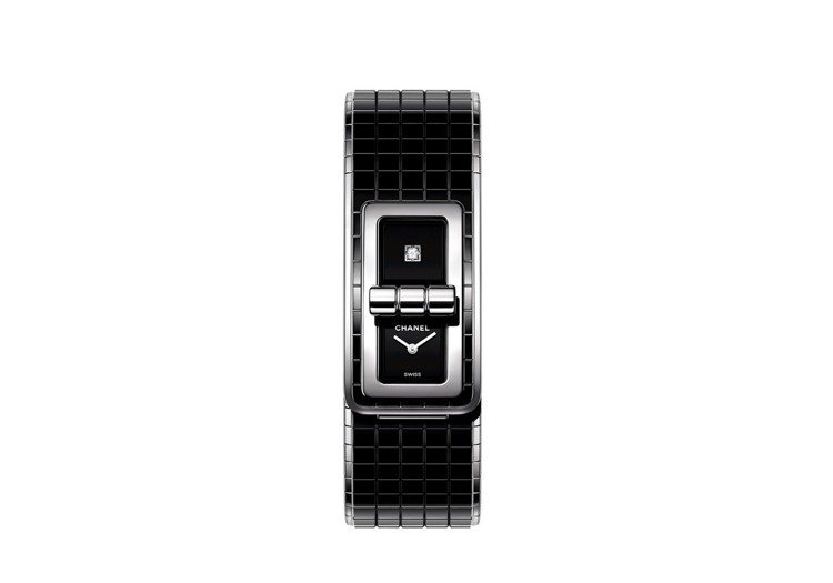 CODE COCO腕表，38.1 x 21.5 毫米精鋼表殼、表圈，黑色漆面表盤鑲嵌一顆公主式切割鑽石，精鋼及黑色陶瓷表帶，21萬1,000元。圖／香奈兒提供