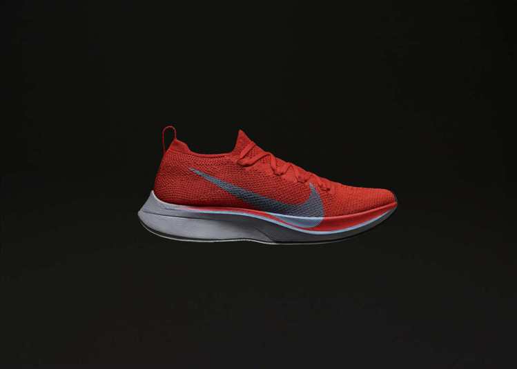全新Nike Zoom Vaporfly 4% Flyknit跑鞋將於9月9日起，在Nike網站和指定零售店鋪進行發售。圖／Nike提供