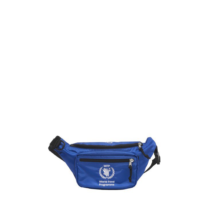 WFP藍色腰包，26,600元。圖／Balenciaga提供